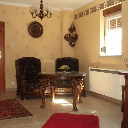 Aux Vignes Apartment Rott